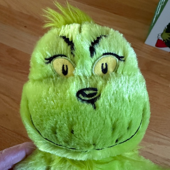 Grinch Who Stole Christmas Nesting Stacking Boxes and Grinch Plush Stuffy - Picture 11 of 15